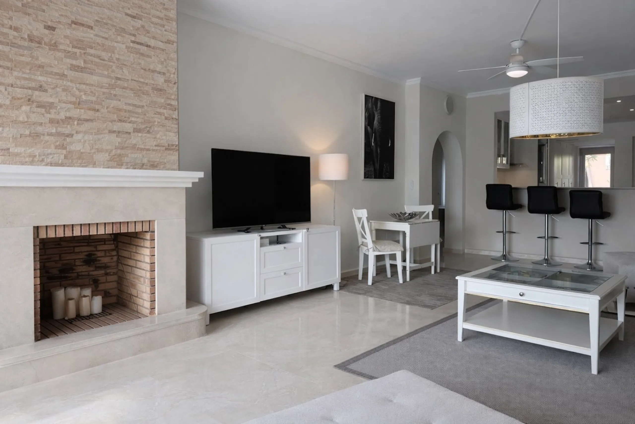 Apartment - Penthouse в продаже в Estepona, Málaga. В доме 2 спален и 2 ванных комнат. Площадь дома 128 м²