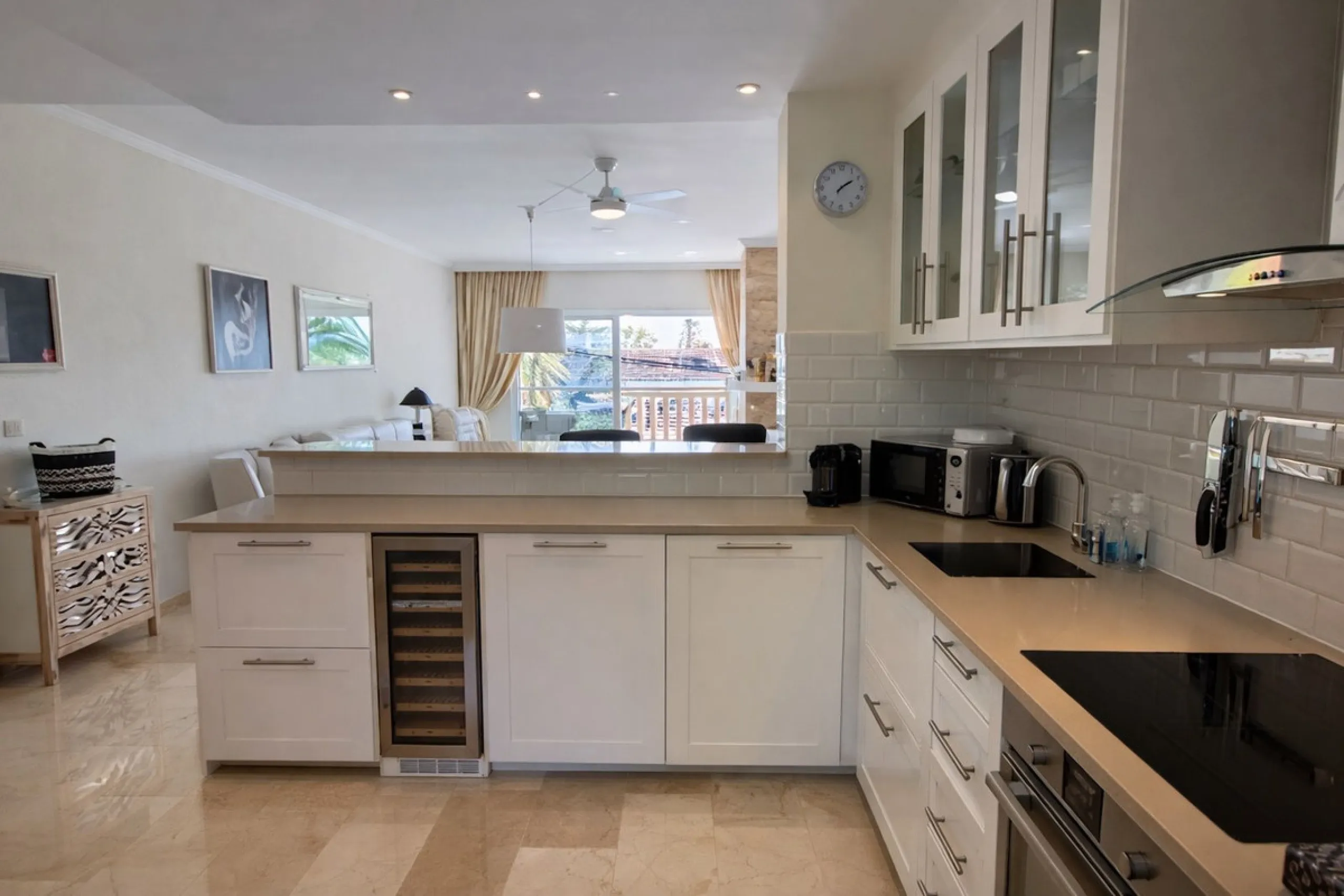 Apartment - Penthouse в продаже в Estepona, Málaga. В доме 2 спален и 2 ванных комнат. Площадь дома 128 м²