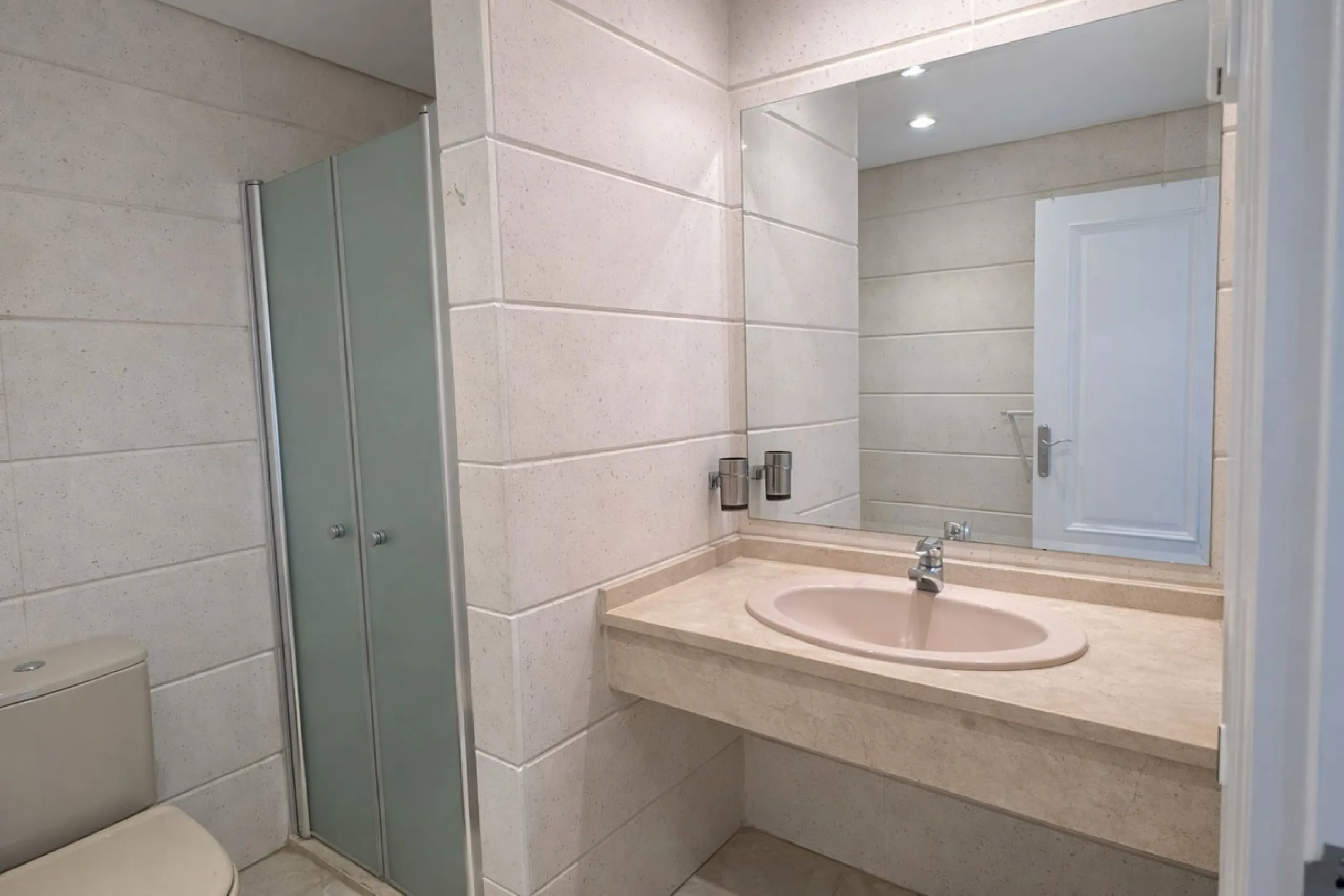 Apartment - Penthouse в продаже в Estepona, Málaga. В доме 2 спален и 2 ванных комнат. Площадь дома 128 м²