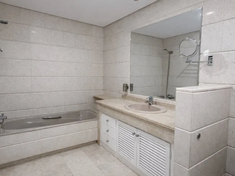 Apartment - Penthouse в продаже в Estepona, Málaga. В доме 2 спален и 2 ванных комнат. Площадь дома 128 м²
