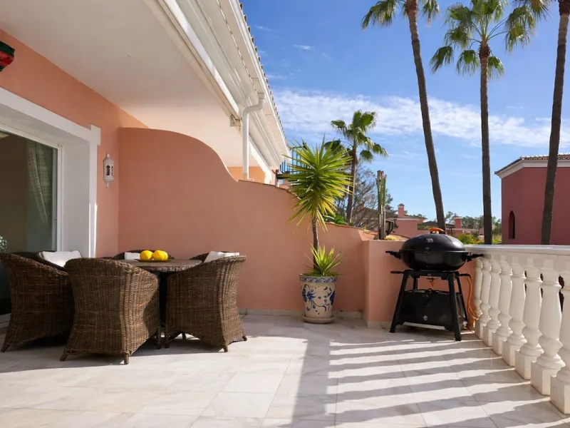 Apartment - Penthouse в продаже в Estepona, Málaga. В доме 2 спален и 2 ванных комнат. Площадь дома 128 м²