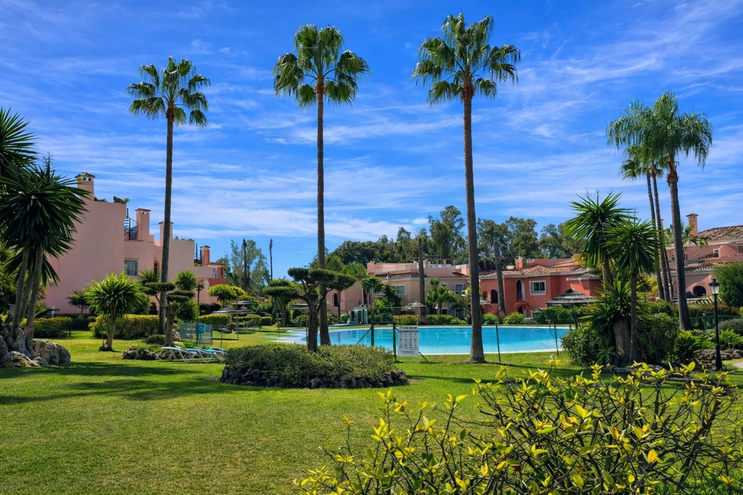 Apartment - Penthouse в продаже в Estepona, Málaga. В доме 2 спален и 2 ванных комнат. Площадь дома 128 м²