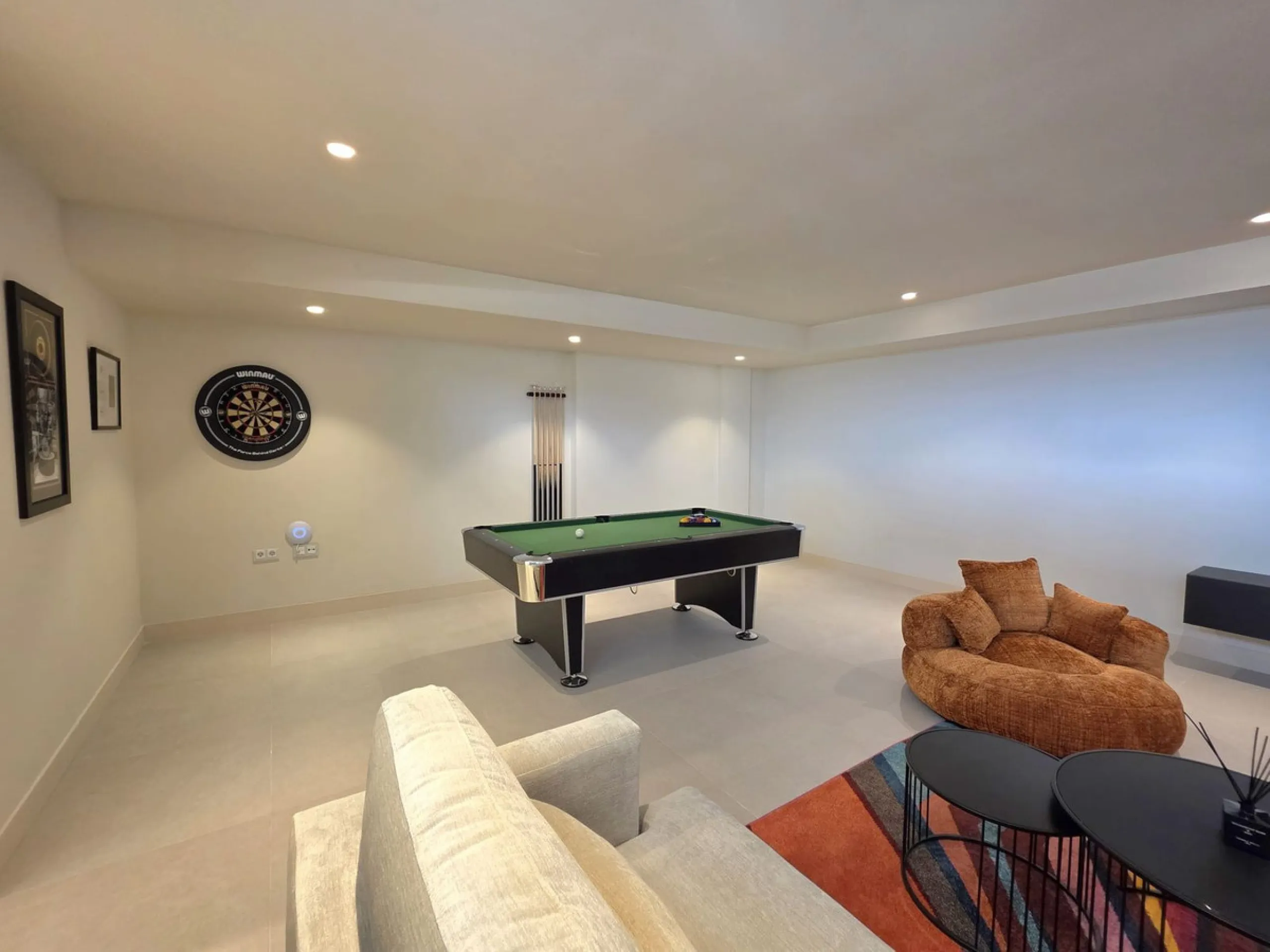 This beautiful house is located in an enviable beachfront position within the prestigious Velaya development on the New Golden Mile, offering breathtaking sea views and direct access to the beach.