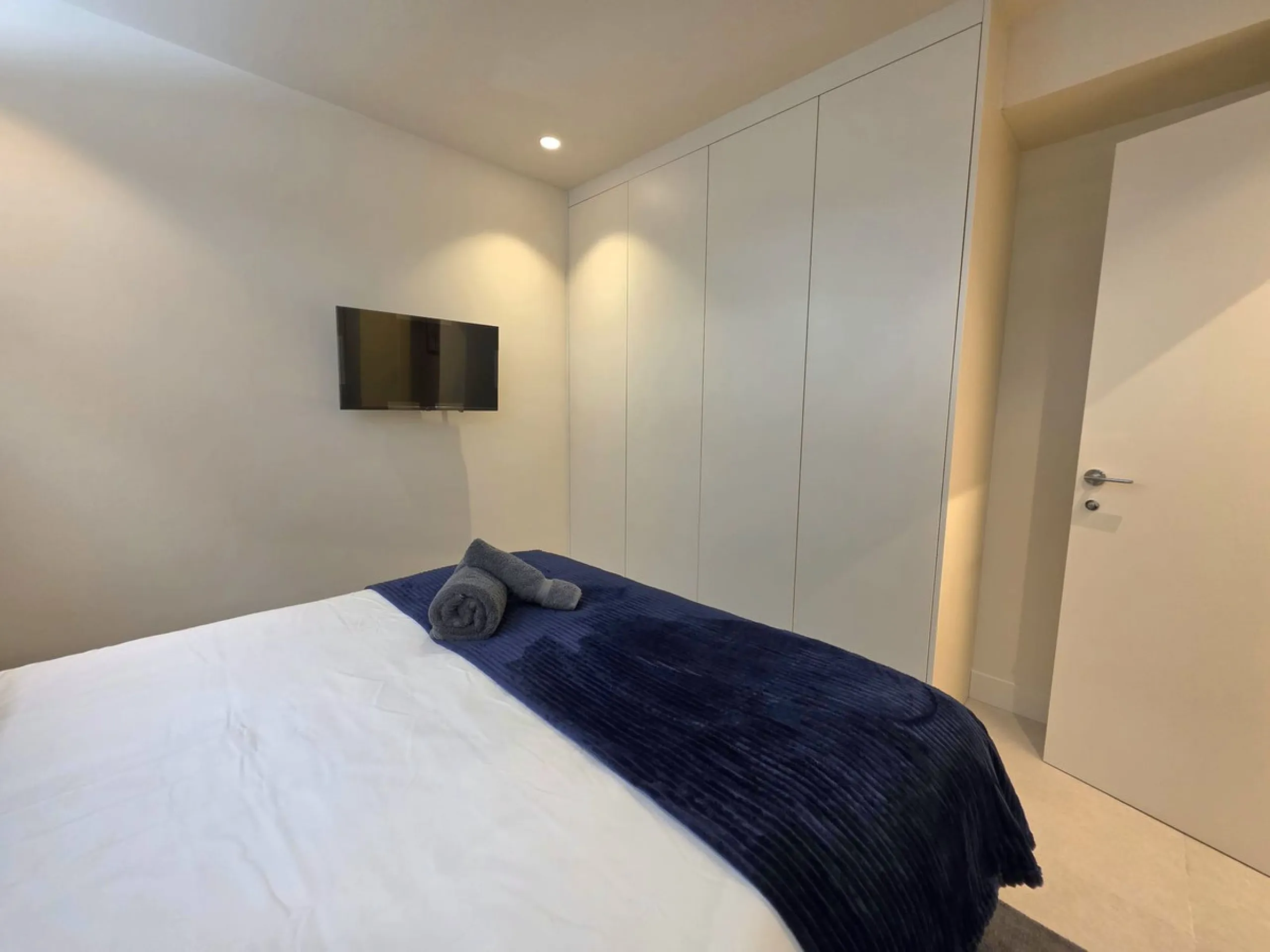 This beautiful house is located in an enviable beachfront position within the prestigious Velaya development on the New Golden Mile, offering breathtaking sea views and direct access to the beach.