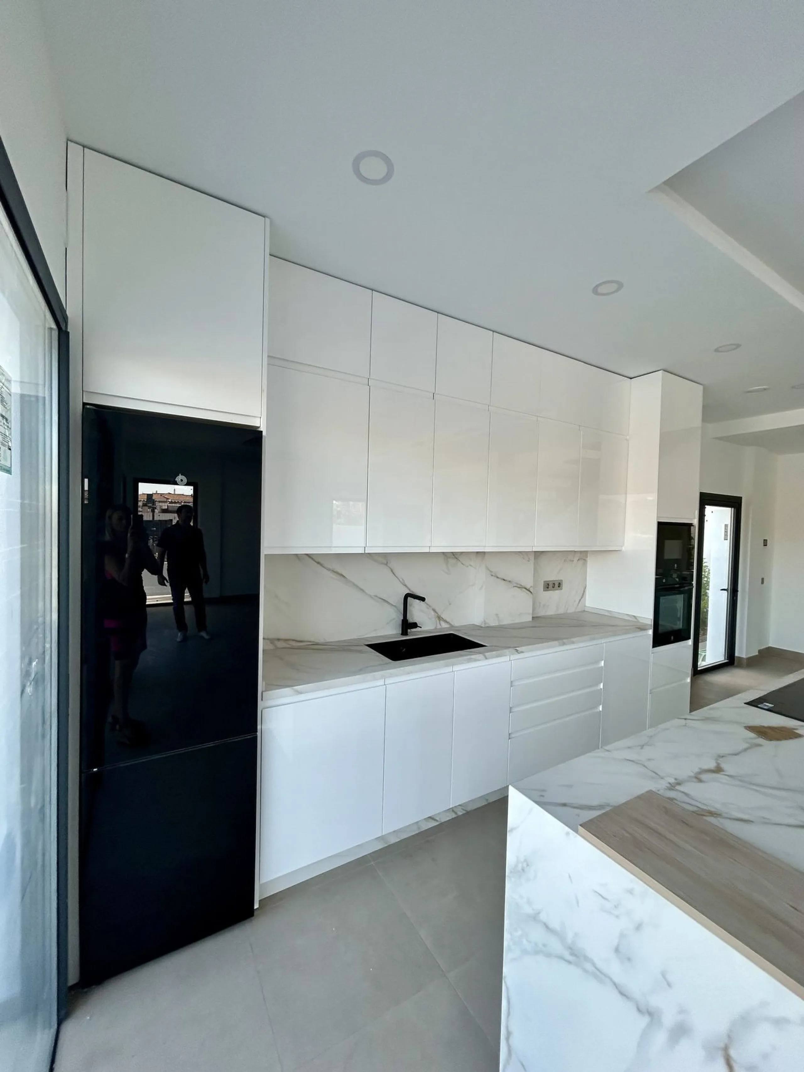 Discover this stunning luxury villa in Mijas, Málaga, combining elegance and comfort in an idyllic setting.