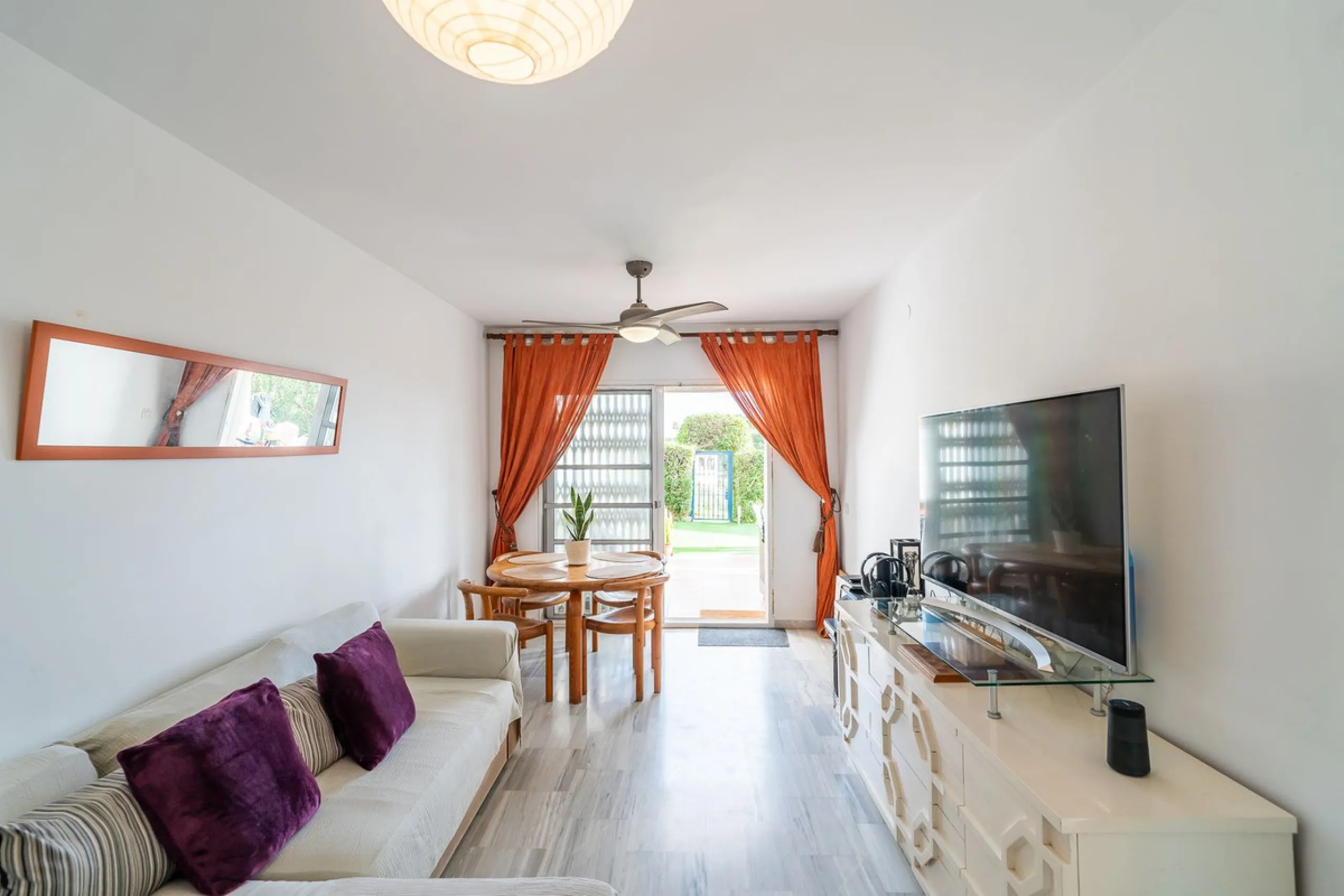 Exclusive ground-floor apartment with private garden and direct beach access – El Faro de Mijas