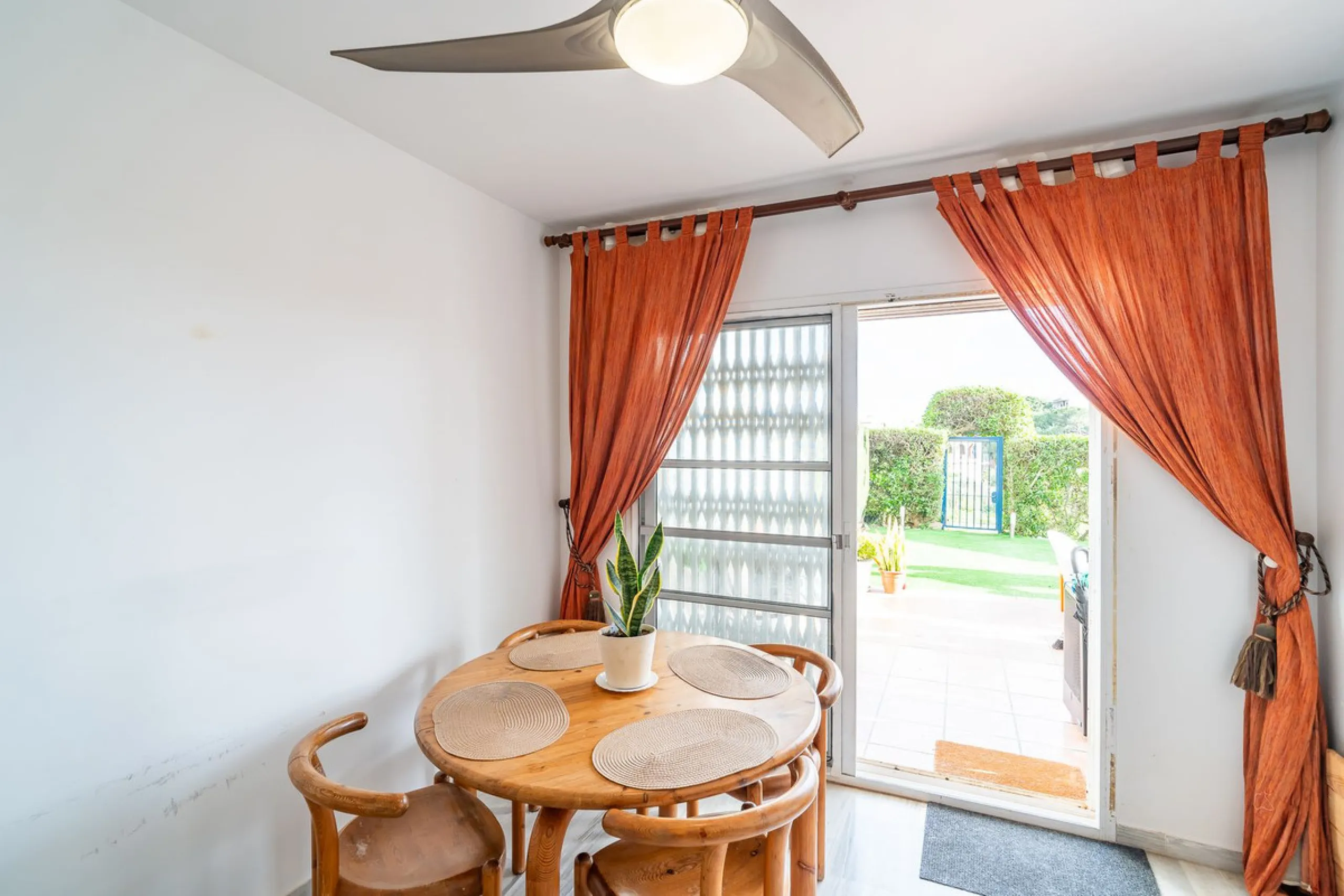 Exclusive ground-floor apartment with private garden and direct beach access – El Faro de Mijas