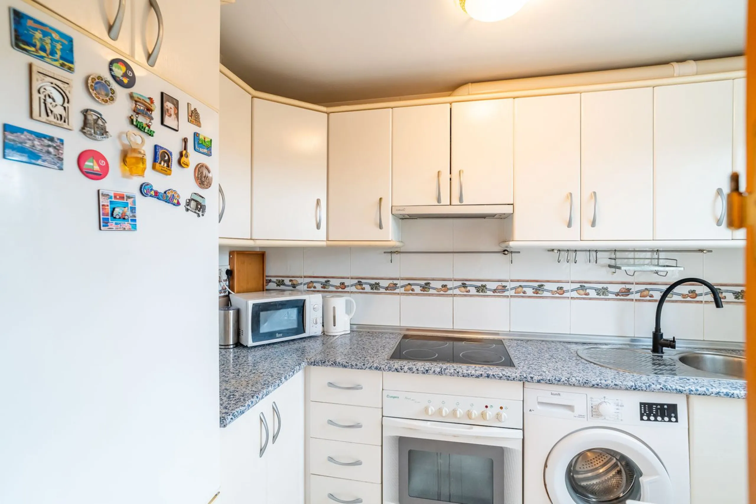 Exclusive ground-floor apartment with private garden and direct beach access – El Faro de Mijas