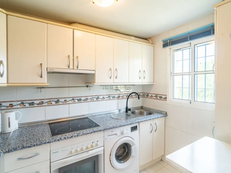 Exclusive ground-floor apartment with private garden and direct beach access – El Faro de Mijas