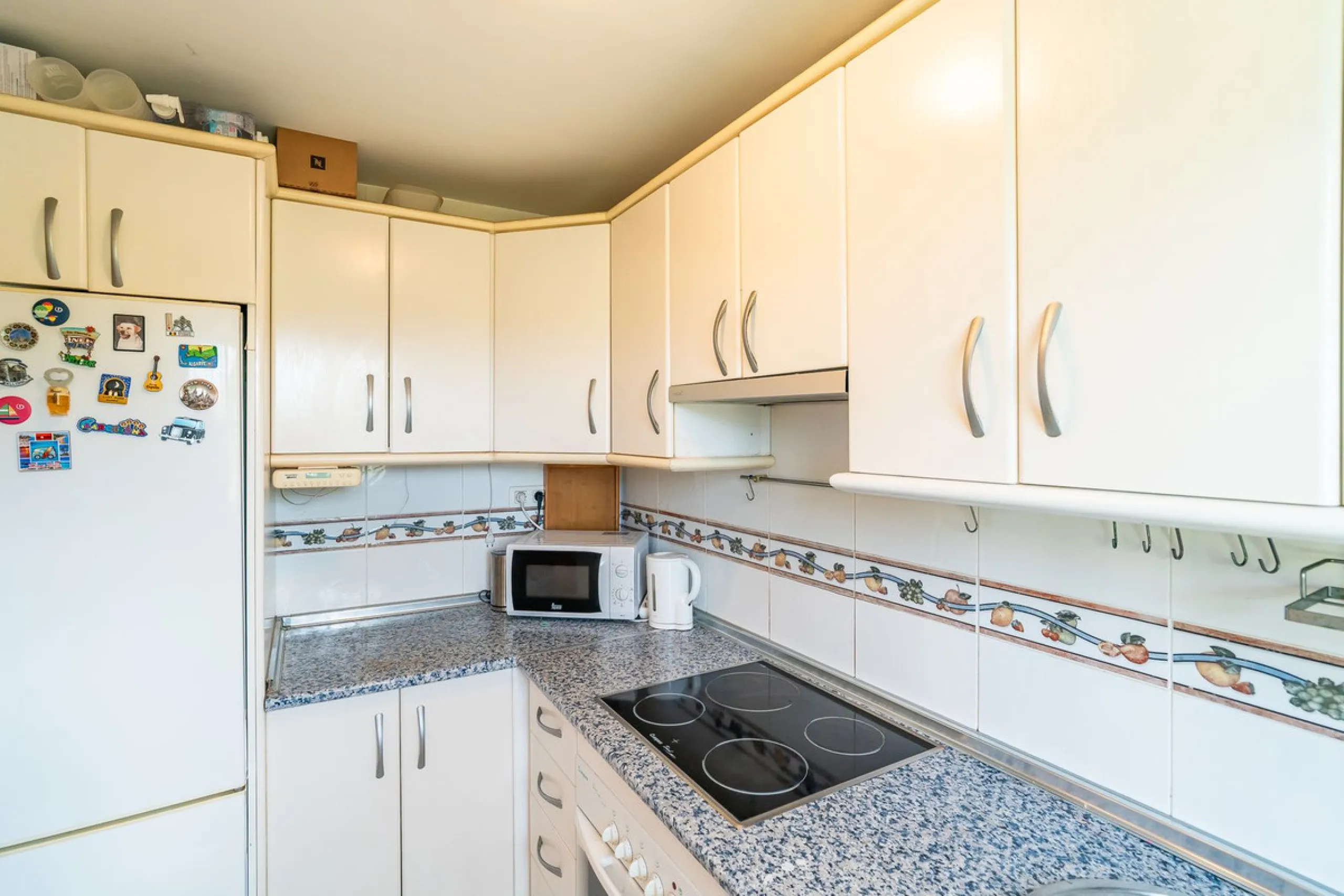 Exclusive ground-floor apartment with private garden and direct beach access – El Faro de Mijas