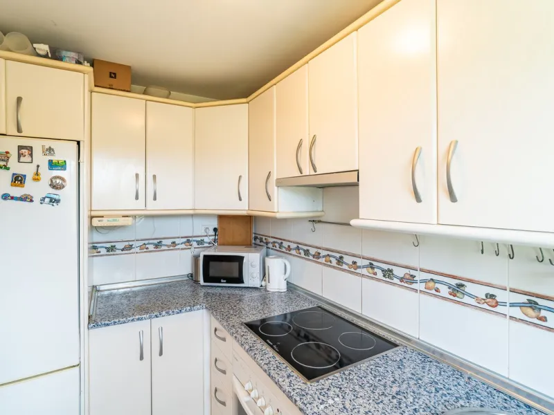 Exclusive ground-floor apartment with private garden and direct beach access – El Faro de Mijas