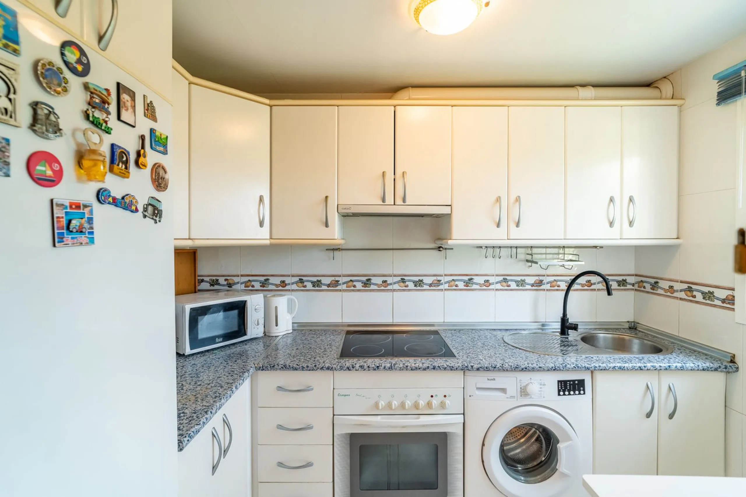 Exclusive ground-floor apartment with private garden and direct beach access – El Faro de Mijas