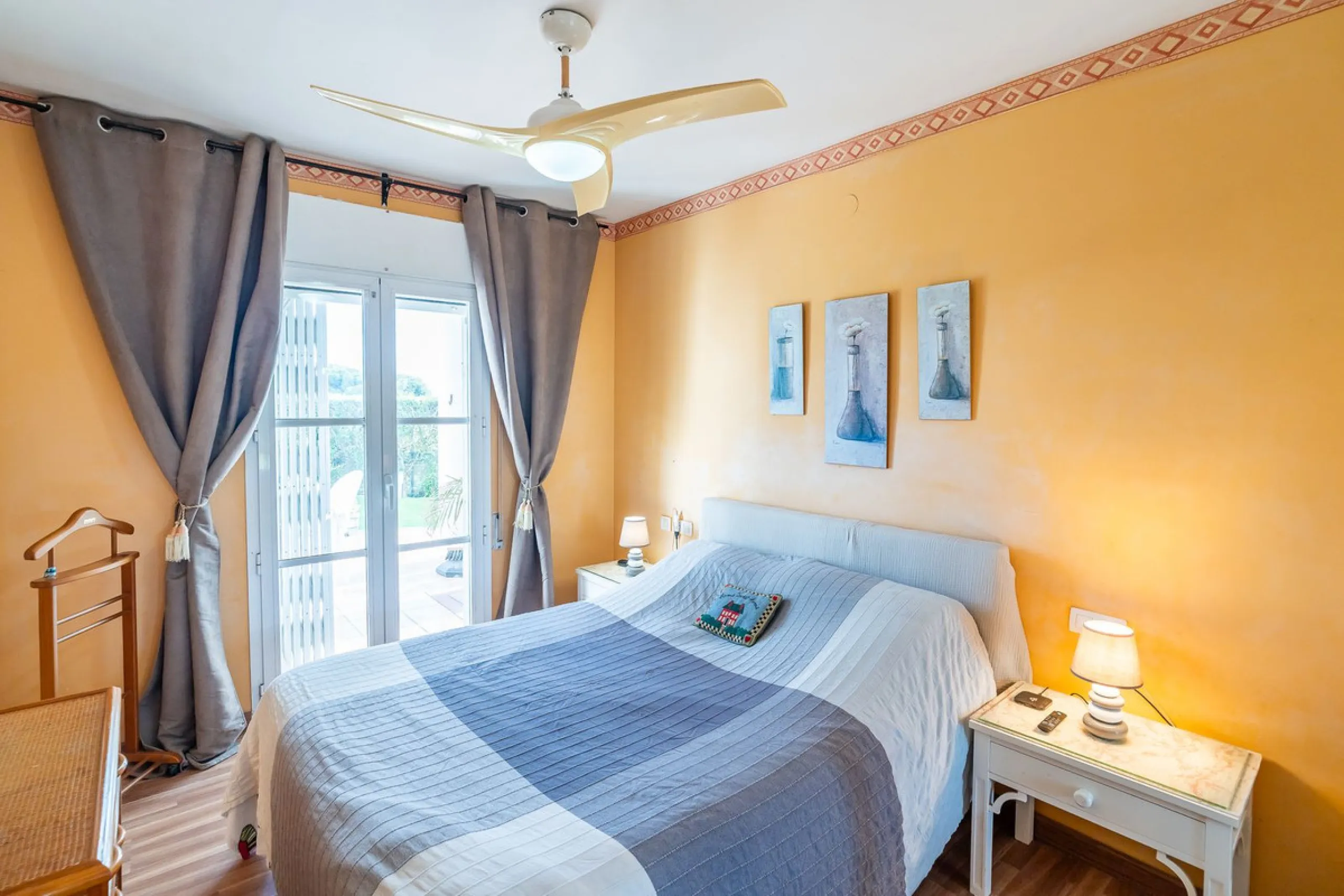 Exclusive ground-floor apartment with private garden and direct beach access – El Faro de Mijas