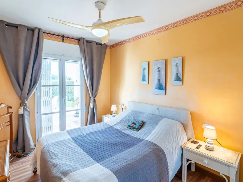 Exclusive ground-floor apartment with private garden and direct beach access – El Faro de Mijas