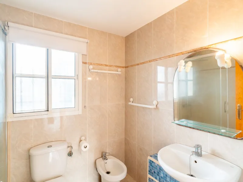 Exclusive ground-floor apartment with private garden and direct beach access – El Faro de Mijas