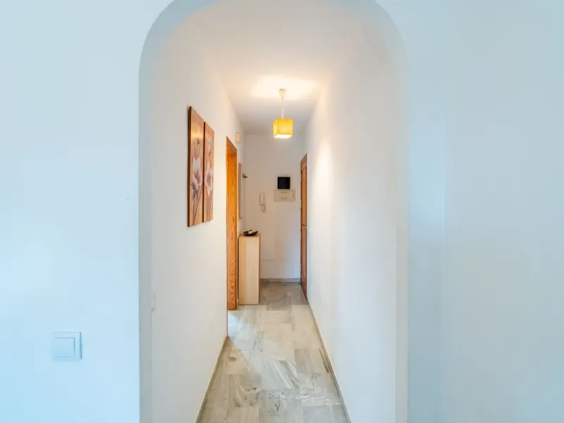 Exclusive ground-floor apartment with private garden and direct beach access – El Faro de Mijas