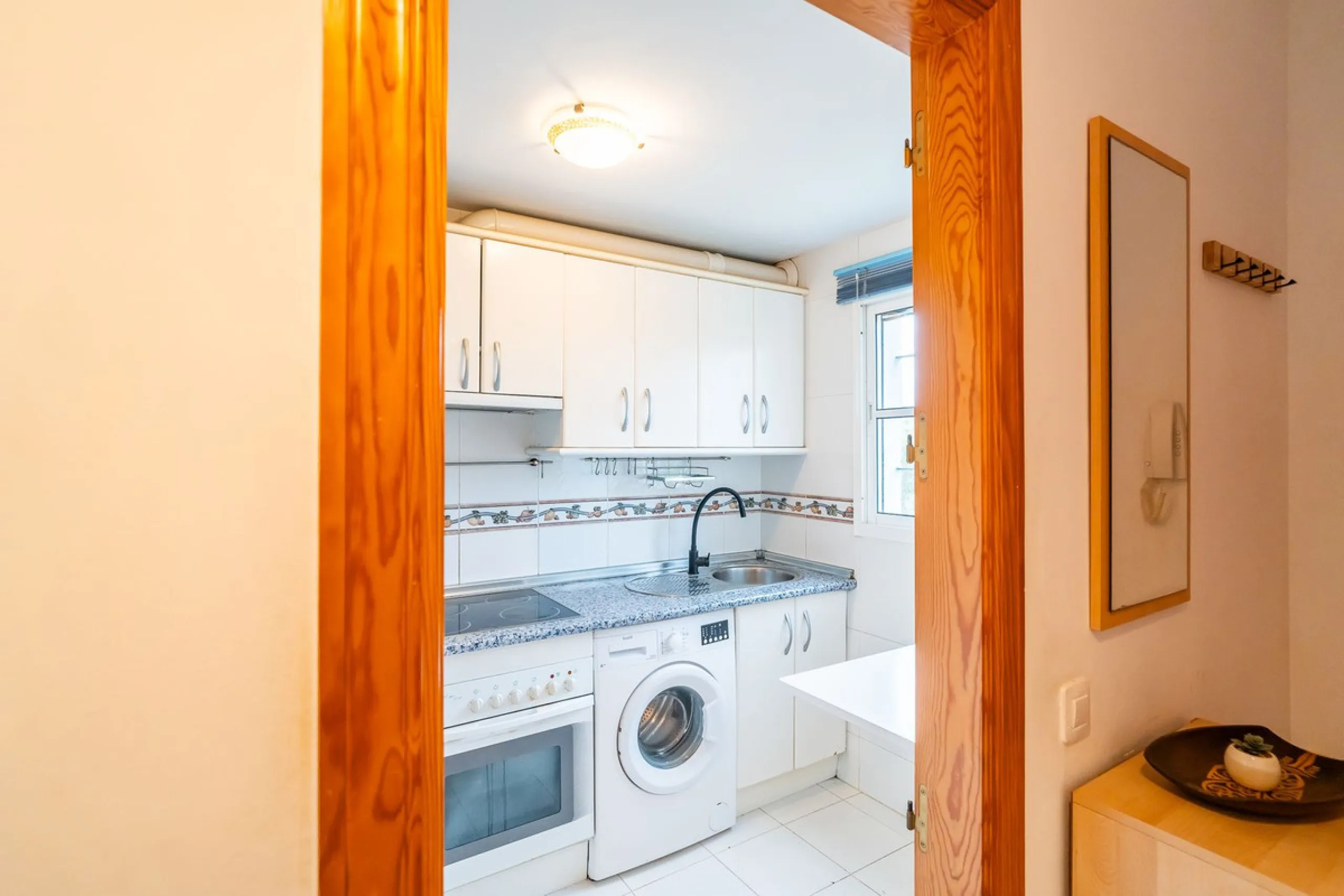 Exclusive ground-floor apartment with private garden and direct beach access – El Faro de Mijas
