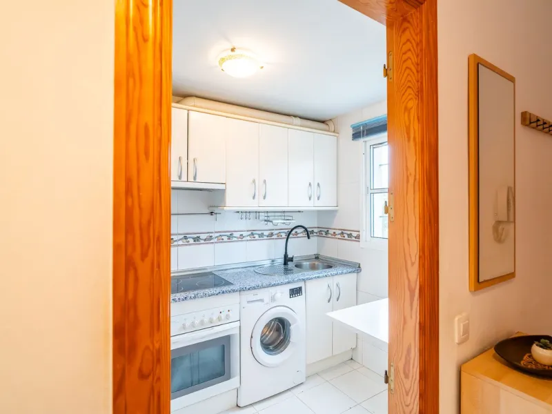 Exclusive ground-floor apartment with private garden and direct beach access – El Faro de Mijas