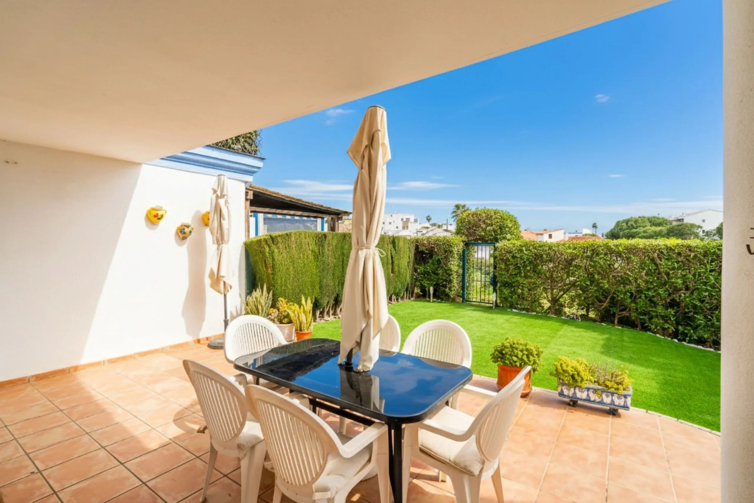 Exclusive ground-floor apartment with private garden and direct beach access – El Faro de Mijas