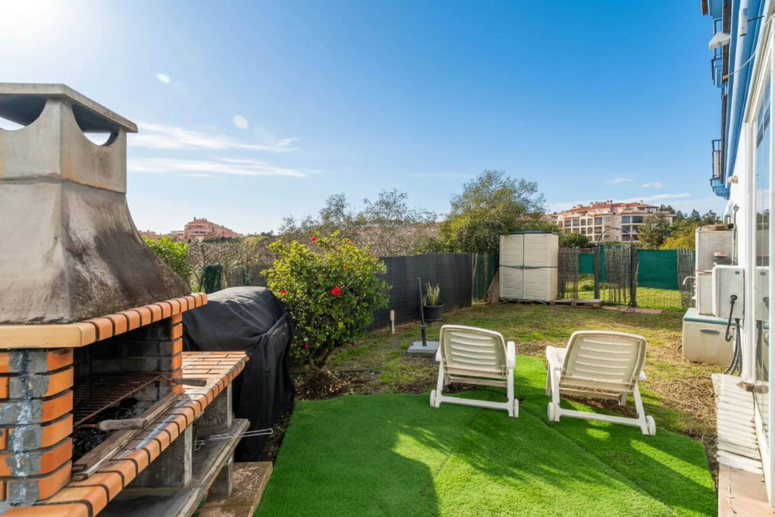Exclusive ground-floor apartment with private garden and direct beach access – El Faro de Mijas