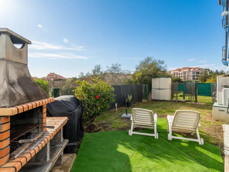 Exclusive ground-floor apartment with private garden and direct beach access – El Faro de Mijas