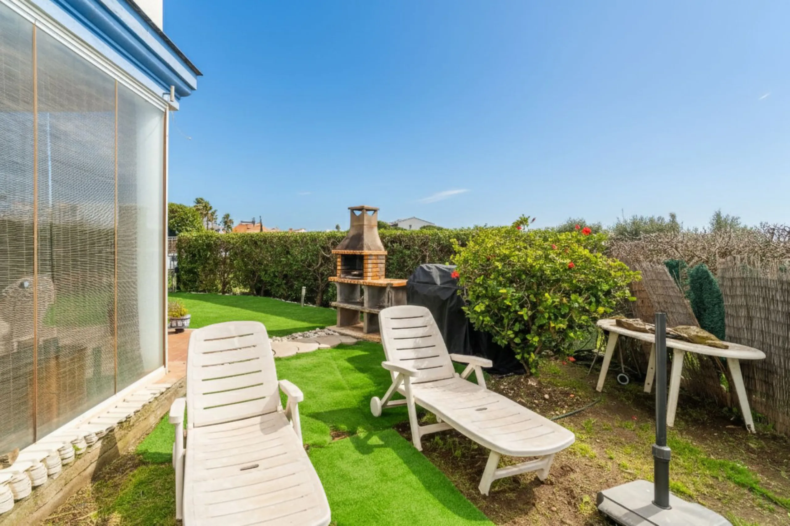 Exclusive ground-floor apartment with private garden and direct beach access – El Faro de Mijas