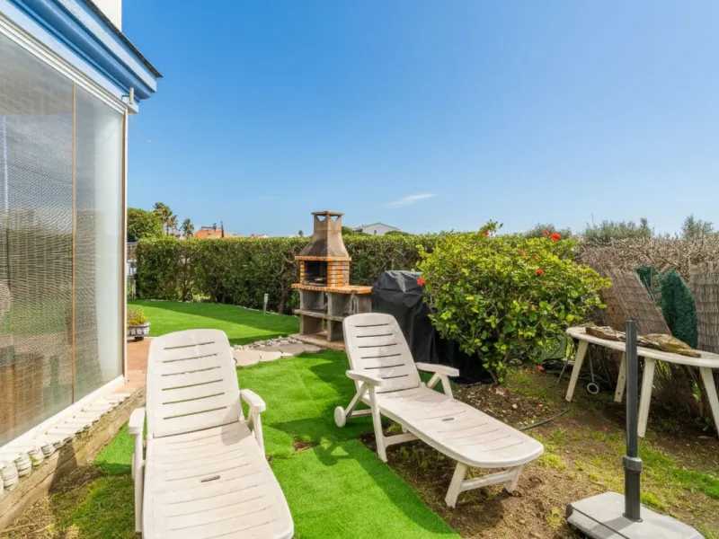 Exclusive ground-floor apartment with private garden and direct beach access – El Faro de Mijas