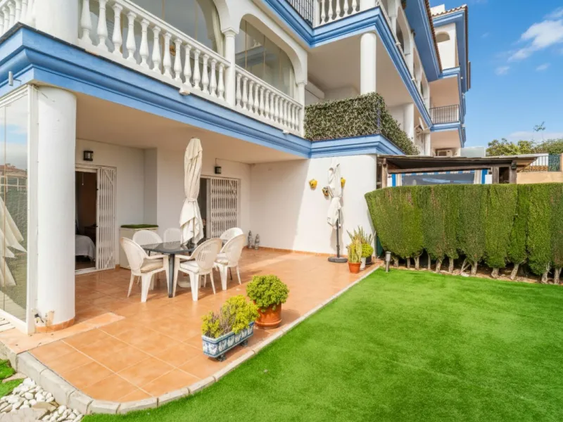 Exclusive ground-floor apartment with private garden and direct beach access – El Faro de Mijas