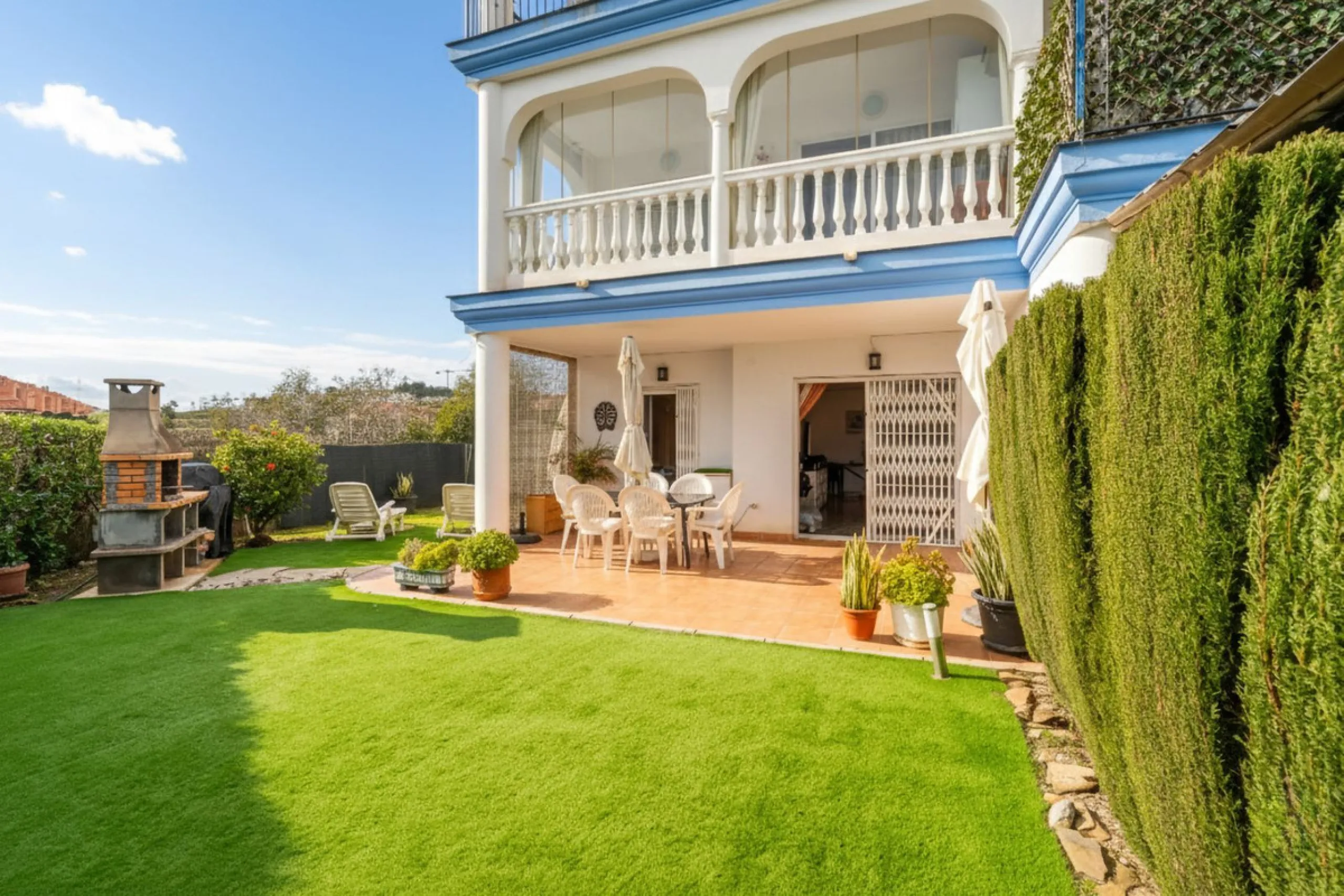 Exclusive ground-floor apartment with private garden and direct beach access – El Faro de Mijas