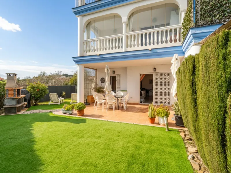 Exclusive ground-floor apartment with private garden and direct beach access – El Faro de Mijas