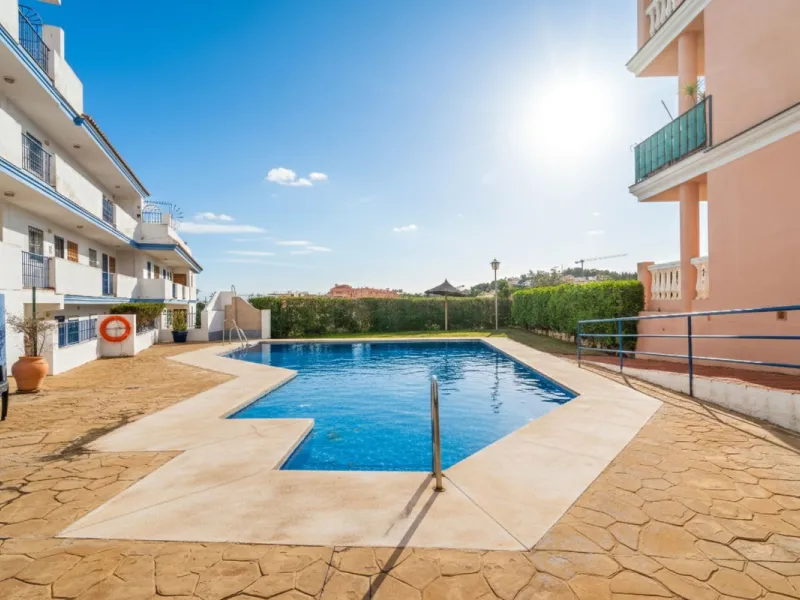 Exclusive ground-floor apartment with private garden and direct beach access – El Faro de Mijas