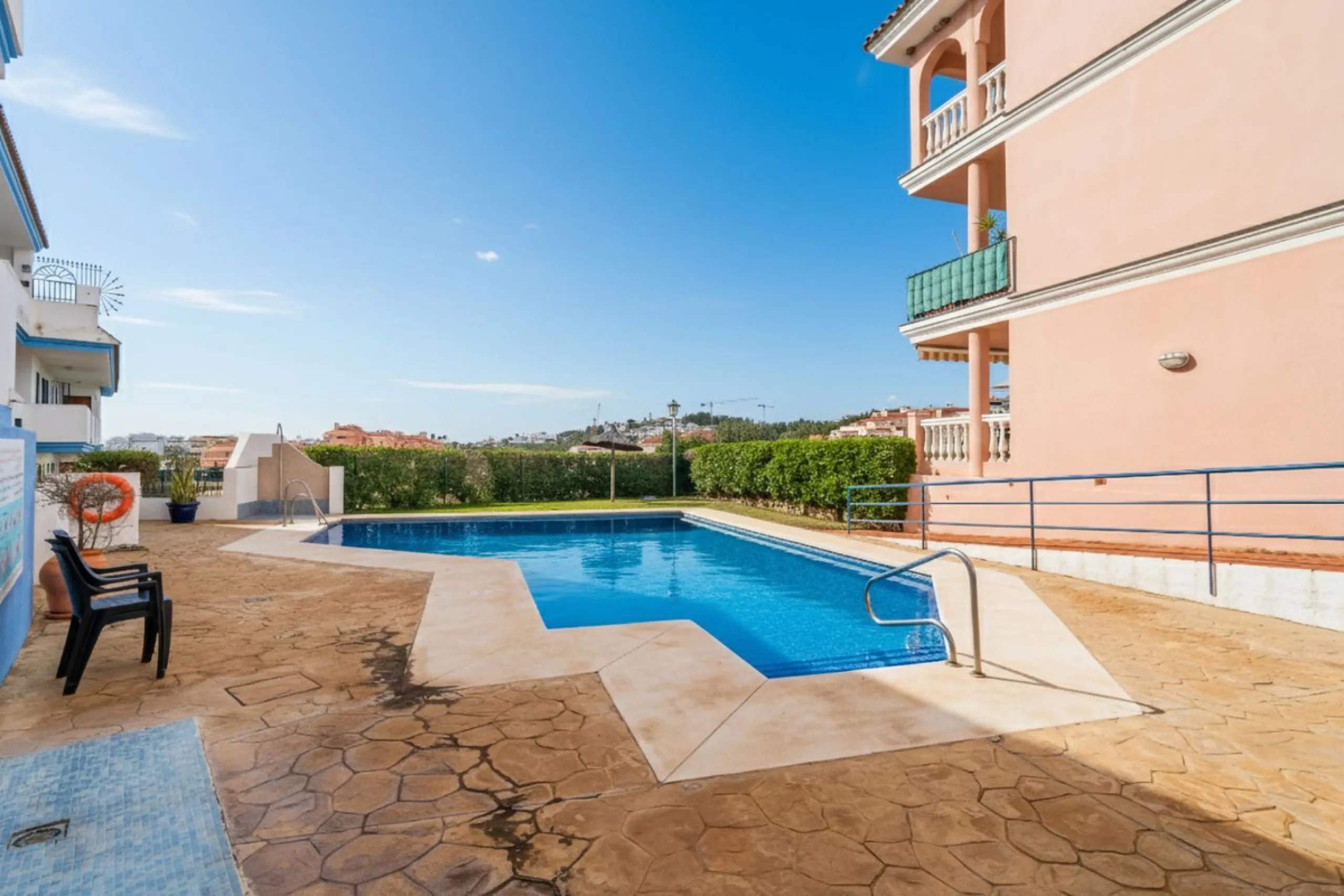 Exclusive ground-floor apartment with private garden and direct beach access – El Faro de Mijas