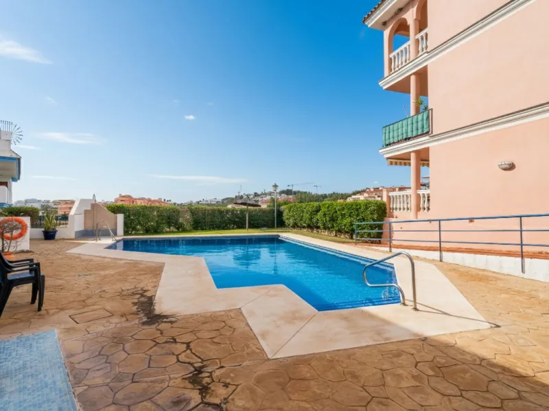Exclusive ground-floor apartment with private garden and direct beach access – El Faro de Mijas