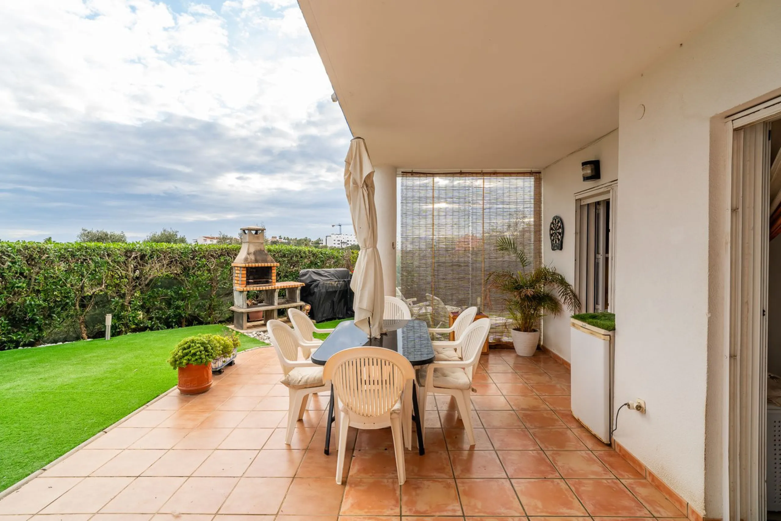 Exclusive ground-floor apartment with private garden and direct beach access – El Faro de Mijas