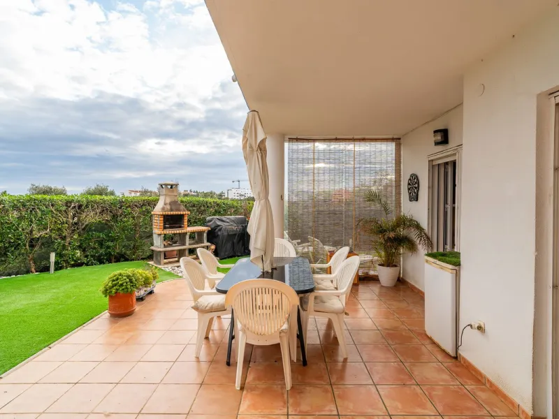 Exclusive ground-floor apartment with private garden and direct beach access – El Faro de Mijas