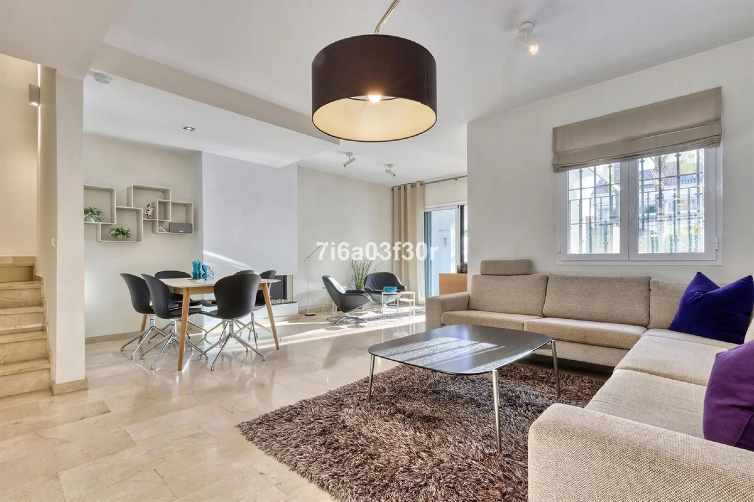House - Townhouse в продаже в Marbella, Málaga. В доме 4 спален и 3 ванных комнат. Площадь дома 361 м²