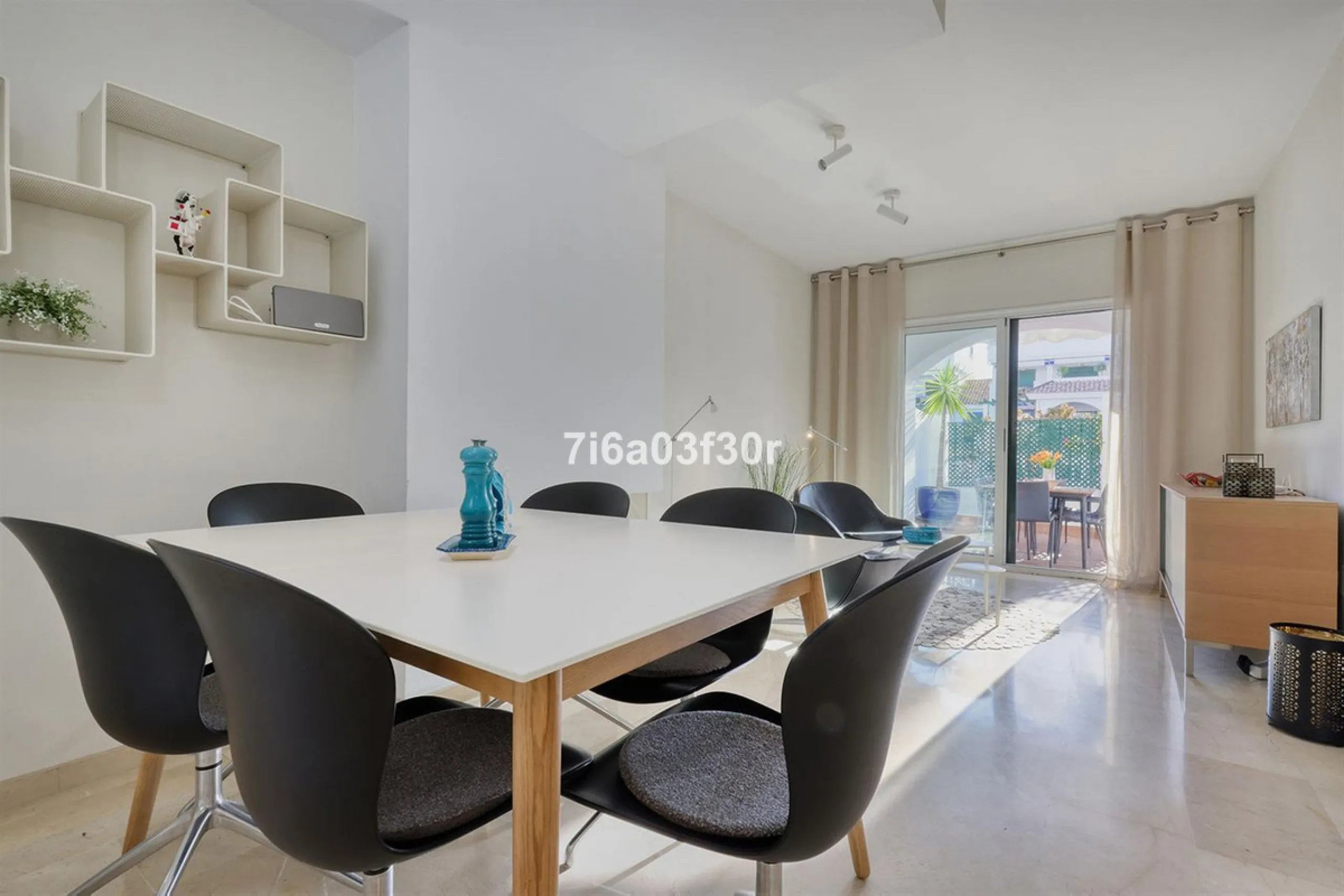 House - Townhouse в продаже в Marbella, Málaga. В доме 4 спален и 3 ванных комнат. Площадь дома 361 м²