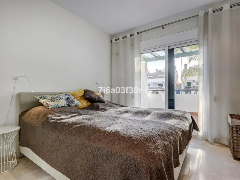 House - Townhouse в продаже в Marbella, Málaga. В доме 4 спален и 3 ванных комнат. Площадь дома 361 м²