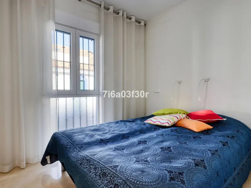 House - Townhouse в продаже в Marbella, Málaga. В доме 4 спален и 3 ванных комнат. Площадь дома 361 м²