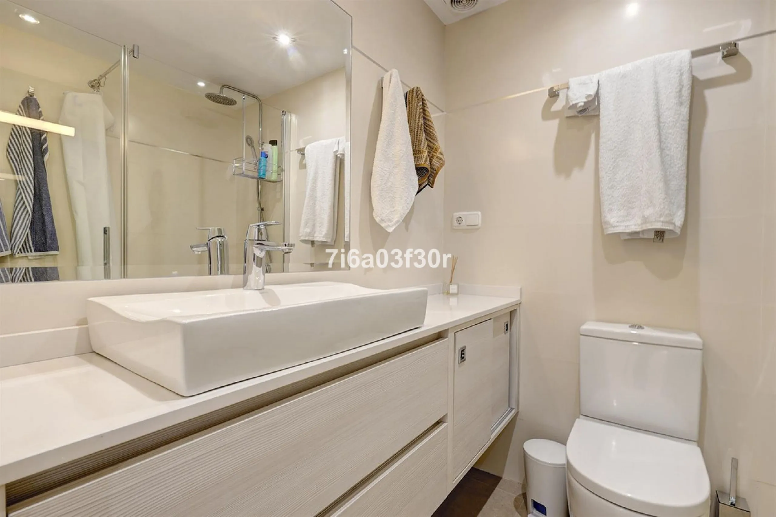 House - Townhouse в продаже в Marbella, Málaga. В доме 4 спален и 3 ванных комнат. Площадь дома 361 м²