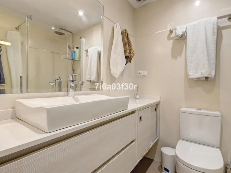 House - Townhouse в продаже в Marbella, Málaga. В доме 4 спален и 3 ванных комнат. Площадь дома 361 м²