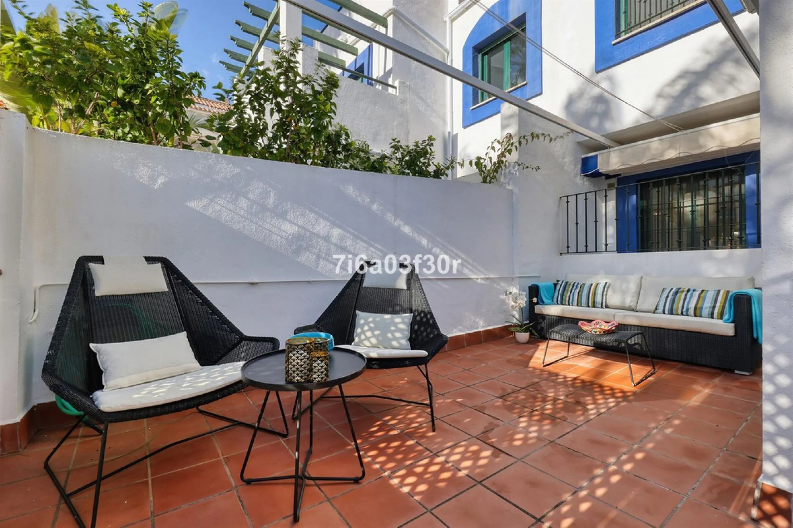 House - Townhouse в продаже в Marbella, Málaga. В доме 4 спален и 3 ванных комнат. Площадь дома 361 м²