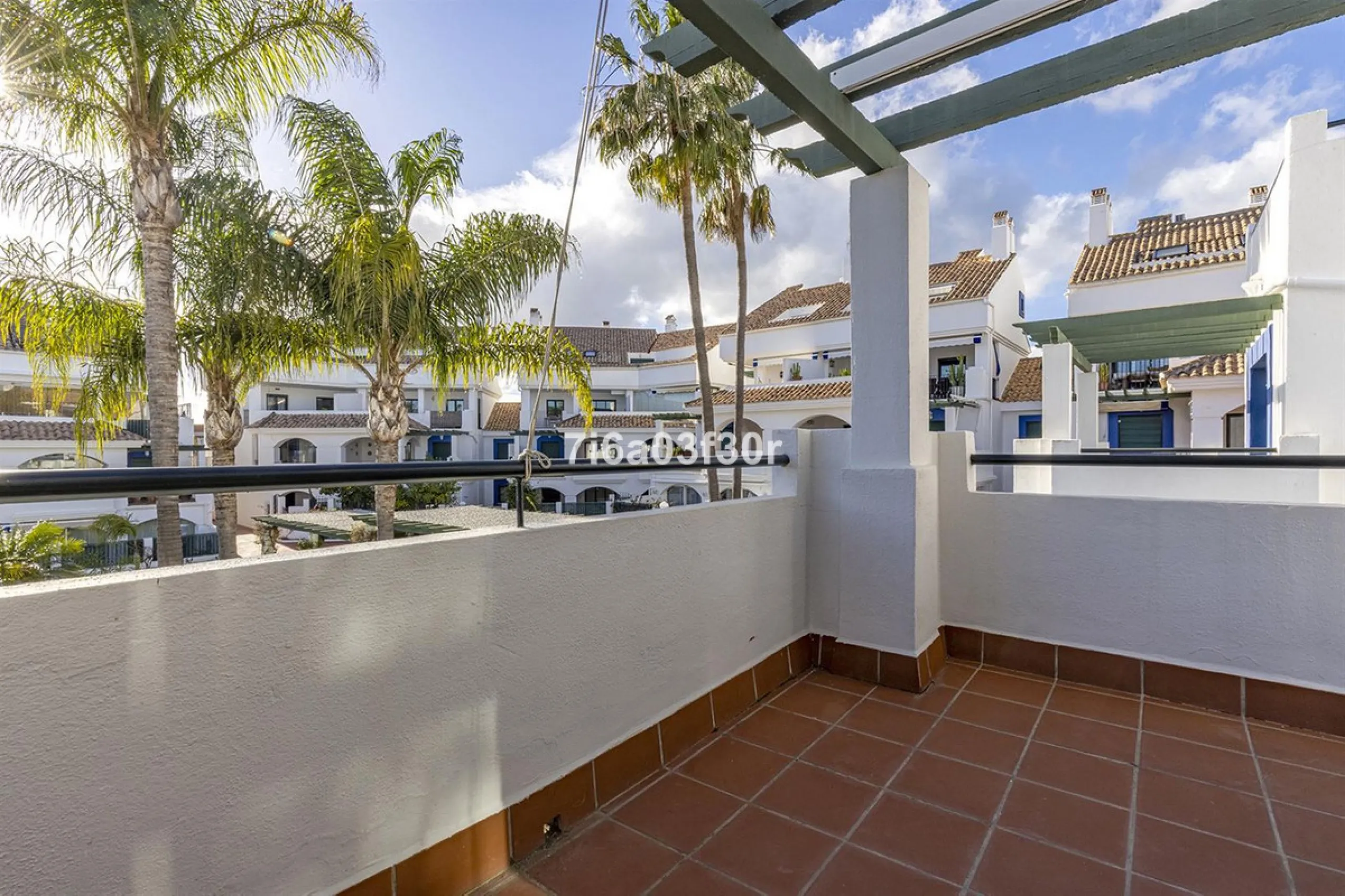 House - Townhouse в продаже в Marbella, Málaga. В доме 4 спален и 3 ванных комнат. Площадь дома 361 м²