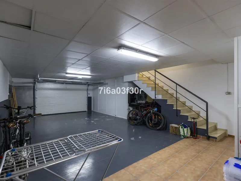 House - Townhouse в продаже в Marbella, Málaga. В доме 4 спален и 3 ванных комнат. Площадь дома 361 м²