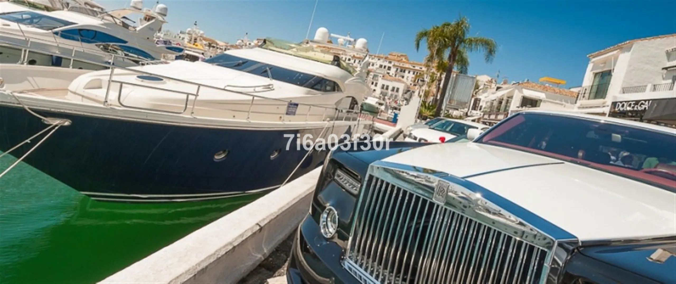House - Townhouse в продаже в Marbella, Málaga. В доме 4 спален и 3 ванных комнат. Площадь дома 361 м²