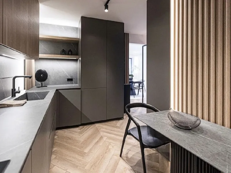 Located in the prestigious urbanisation of Monte Halcones, this stylish, fully renovated townhouse offers the perfect blend of modern design, comfort, and prime location. Set within one of Benahavís' most sought-after residential areas, the property enjoy