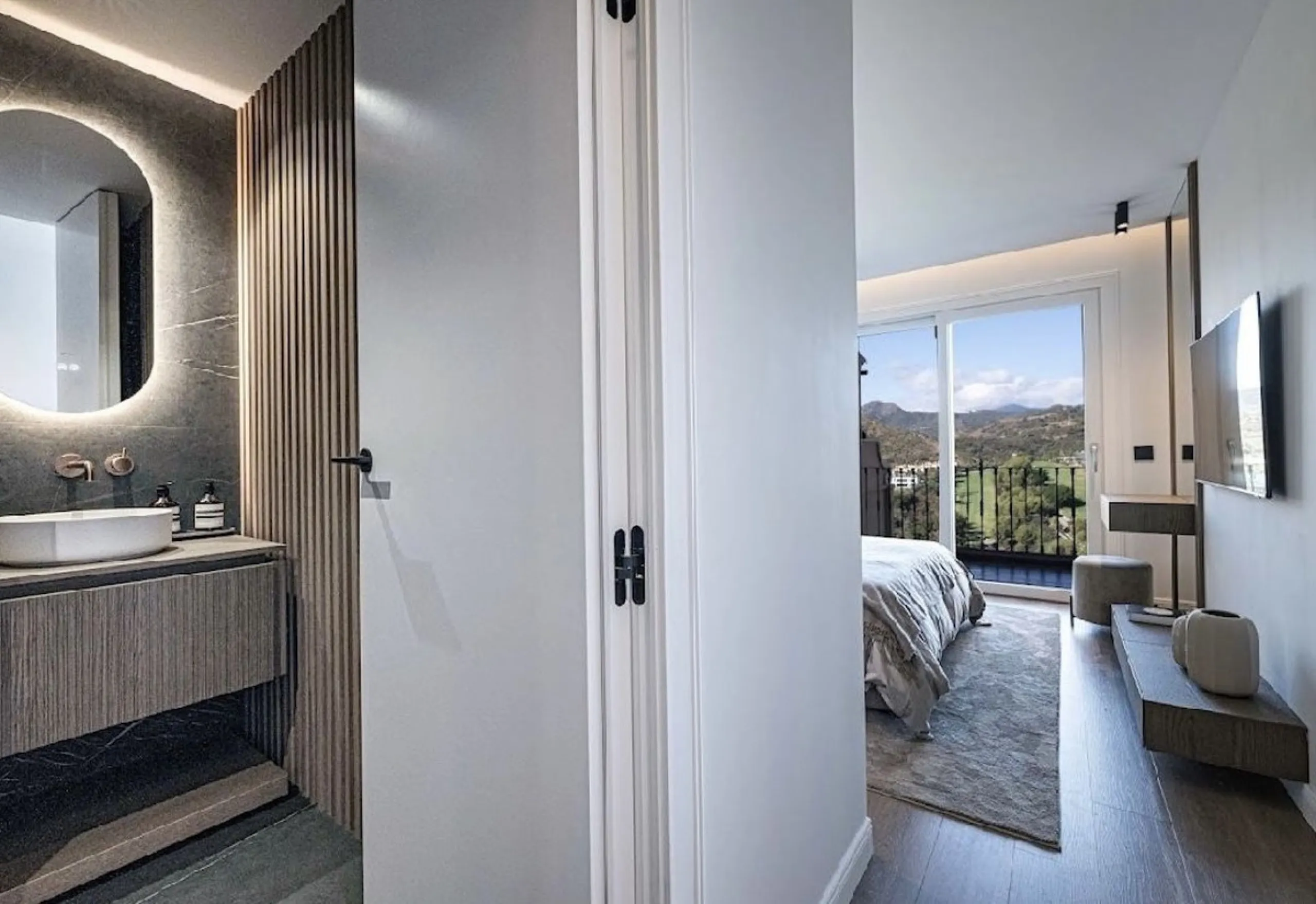 Located in the prestigious urbanisation of Monte Halcones, this stylish, fully renovated townhouse offers the perfect blend of modern design, comfort, and prime location. Set within one of Benahavís' most sought-after residential areas, the property enjoy