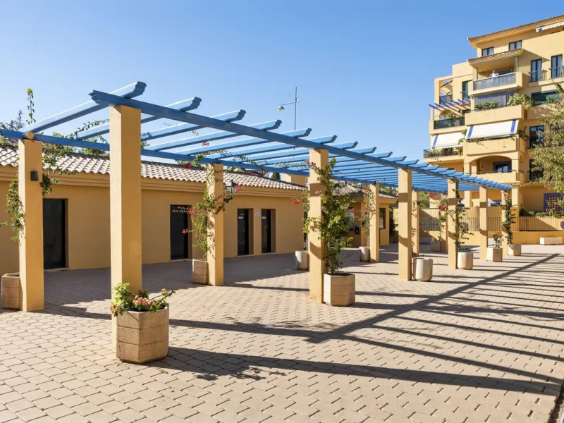 The property is located beachside San Pedro de Alcantara and set within one of the most sought-after areas of the Costa Del Sol. New to the market, we are offering this spacious 2 bedroom apartment for sale which sits on the third floor of the well secure