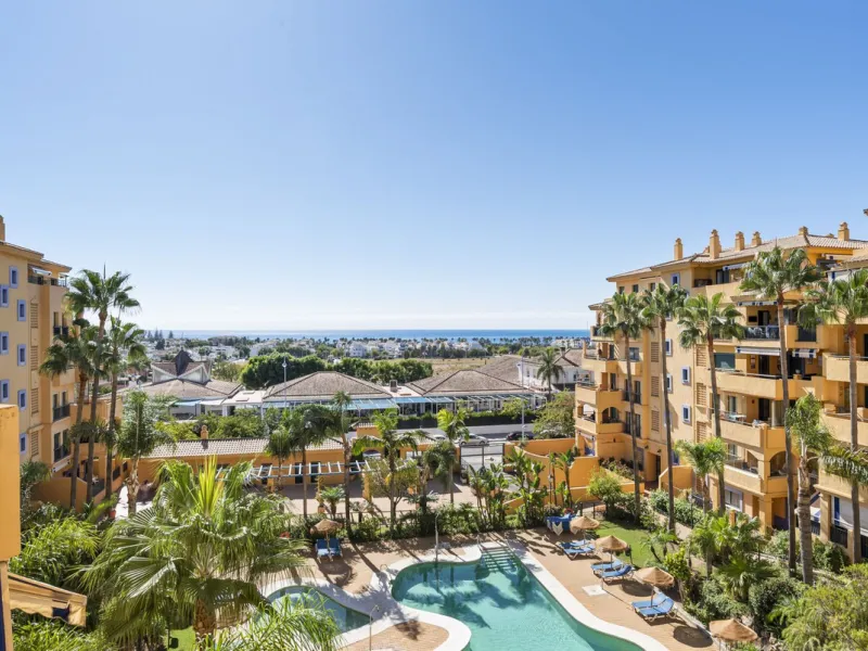The property is located beachside San Pedro de Alcantara and set within one of the most sought-after areas of the Costa Del Sol. New to the market, we are offering this spacious 2 bedroom apartment for sale which sits on the third floor of the well secure