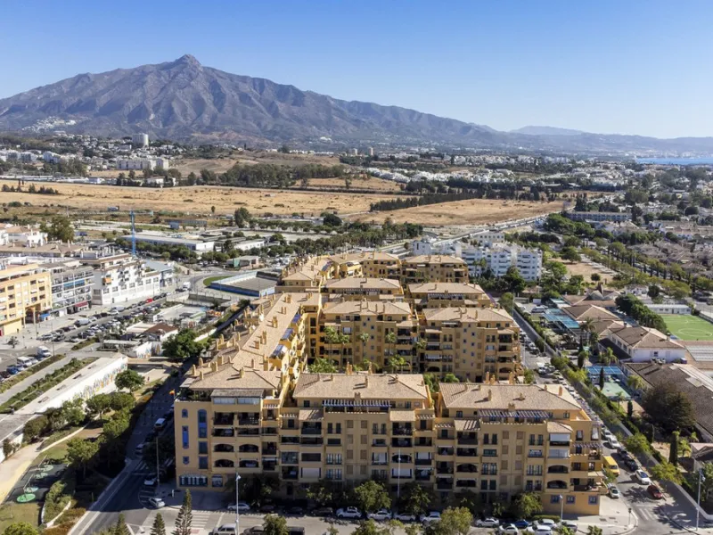 The property is located beachside San Pedro de Alcantara and set within one of the most sought-after areas of the Costa Del Sol. New to the market, we are offering this spacious 2 bedroom apartment for sale which sits on the third floor of the well secure
